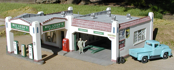 O SCALE 1:48 3-D PRINTED  PLASTIC GAS STATION BUILDING  SERVICE BAY DOORS 